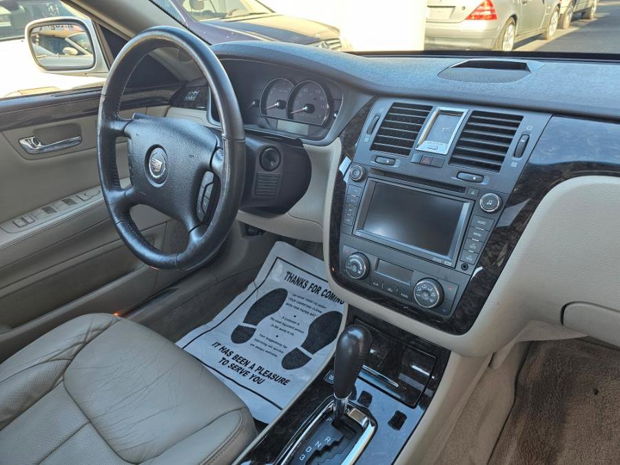 Used 2008 Cadillac DTS w/ Sun And Navigation Package FWD image 14