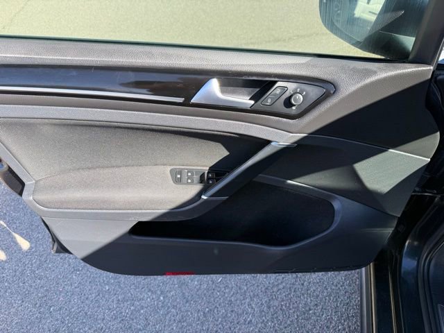 Used 2017 Volkswagen GTI Sport image 11