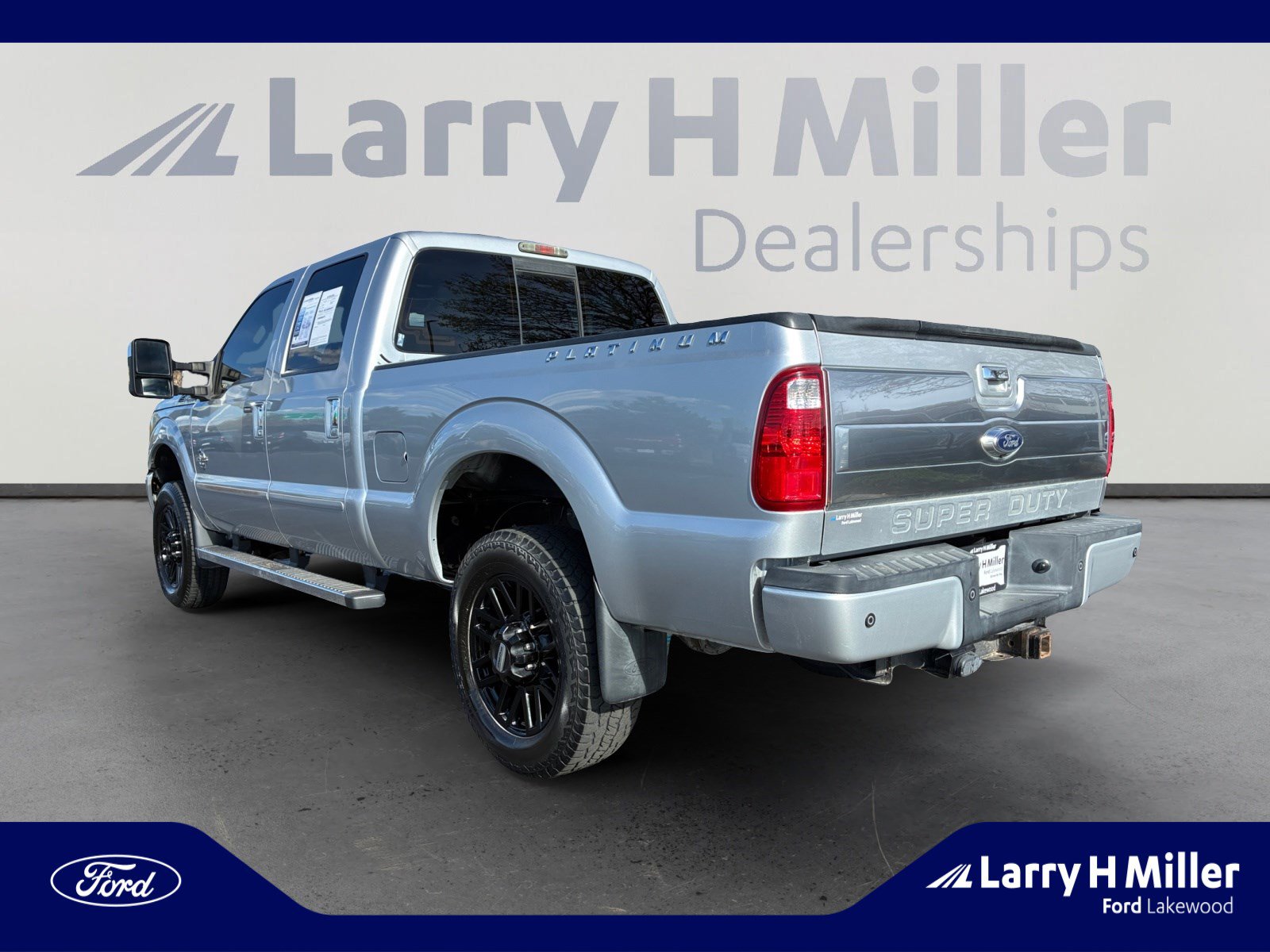 Used 2016 Ford F250 Platinum w/ FX4 Off-Road Package image 3