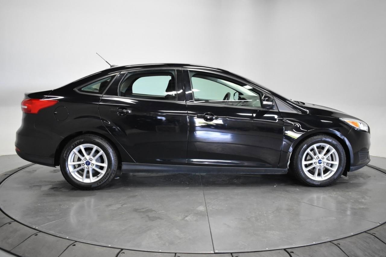 Used 2017 Ford Focus SE image 8