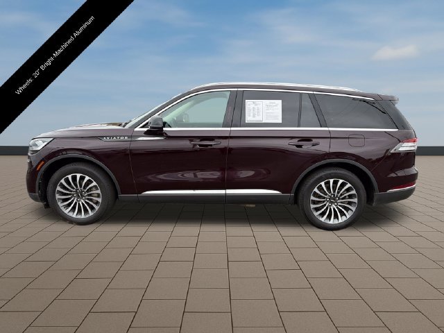 Used 2024 Lincoln Aviator AWD w/ Premium Package image 3