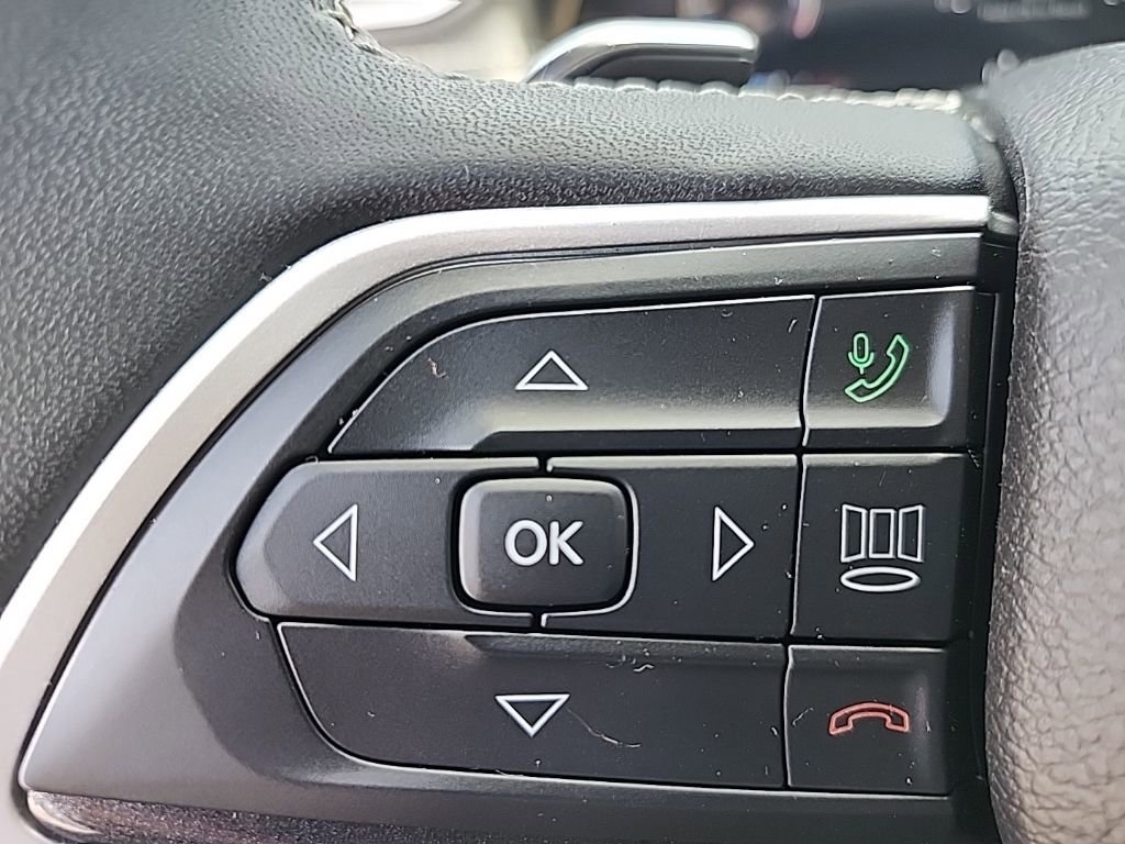 Certified 2023 Jeep Grand Cherokee Laredo image 25