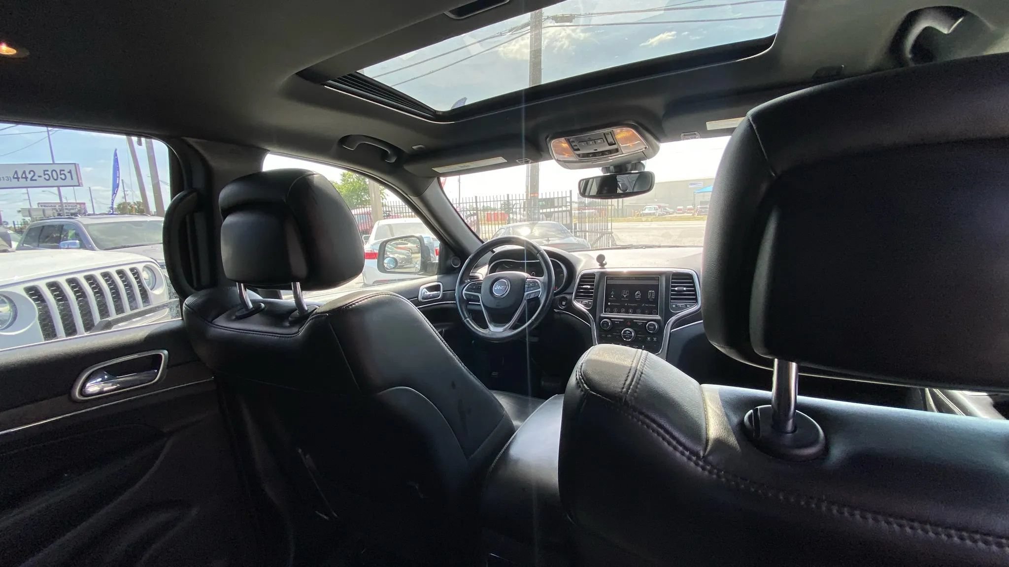 Used 2018 Jeep Grand Cherokee Limited AWD/4WD image 15