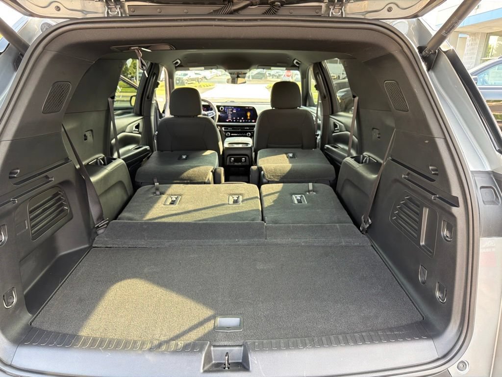 Certified 2024 Chevrolet Traverse LT FWD image 9