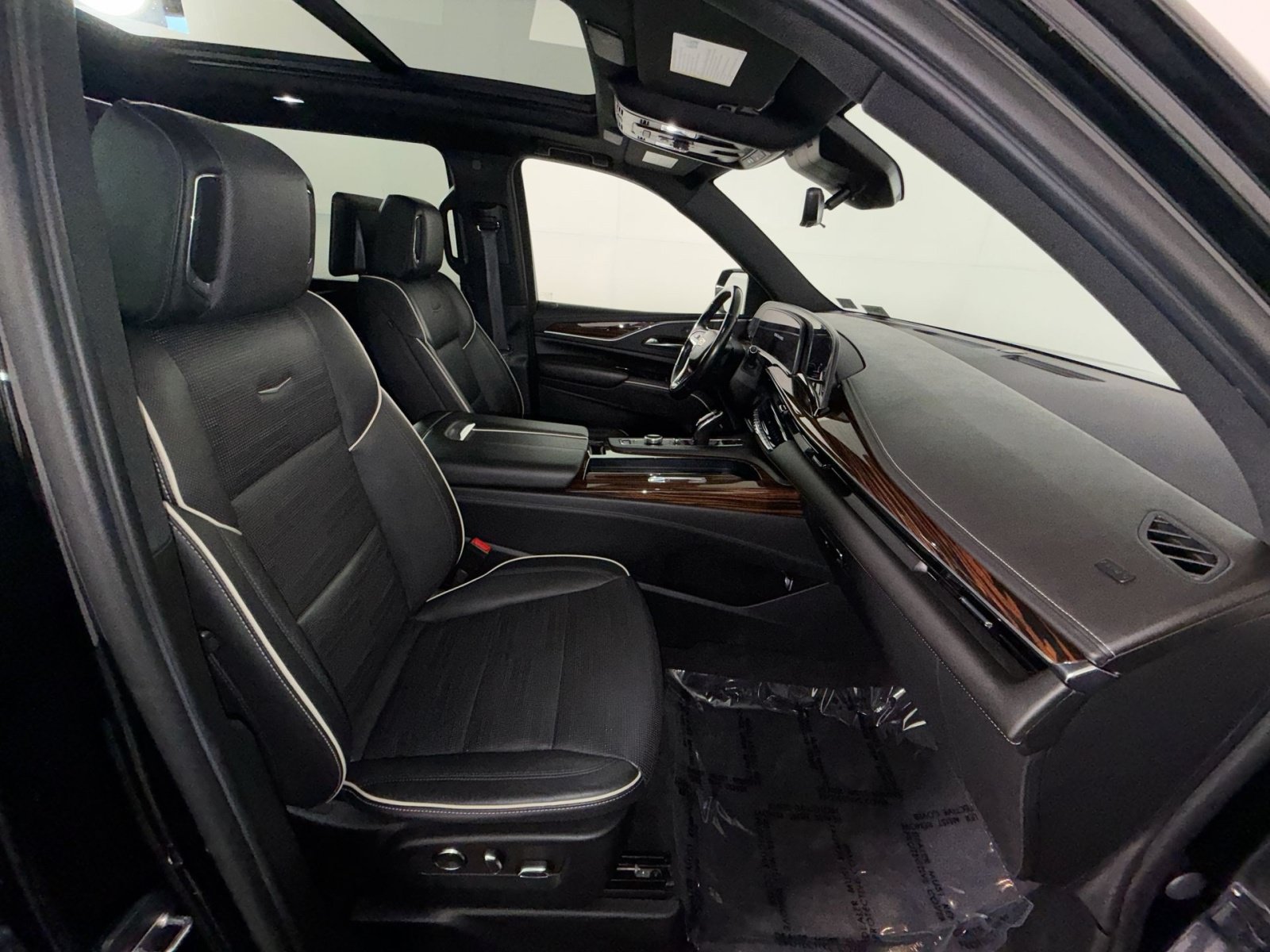 Used 2021 Cadillac Escalade ESV Premium Luxury AWD/4WD image 28