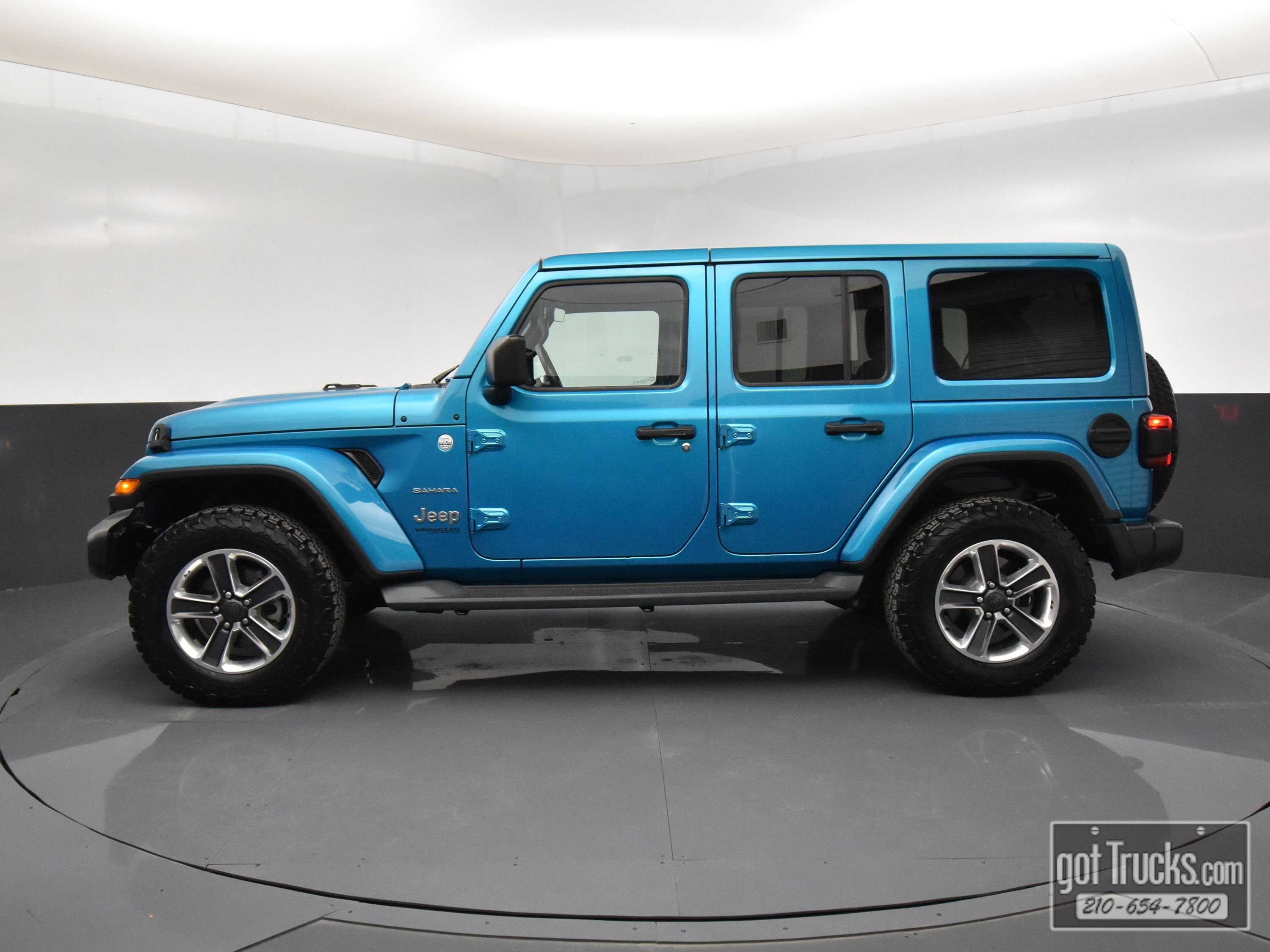 Used 2020 Jeep Wrangler Unlimited Sahara image 3