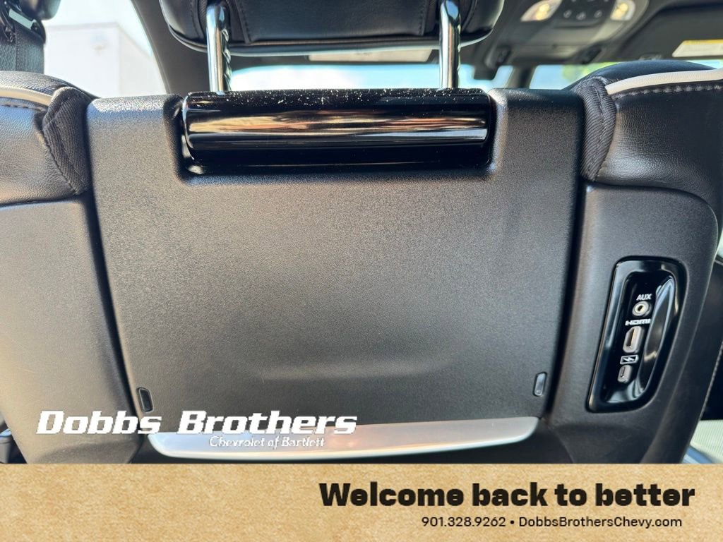 Used 2022 Chrysler Pacifica Limited w/ Uconnect Theater Family Group FWD image 32
