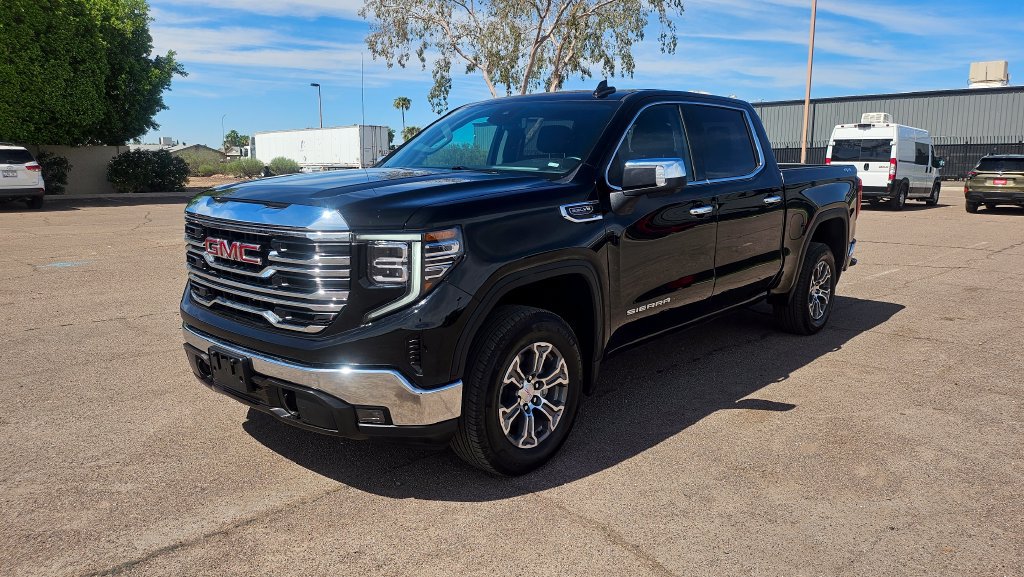 Used 2026 GMC Sierra 1500 SLT AWD/4WD image 4