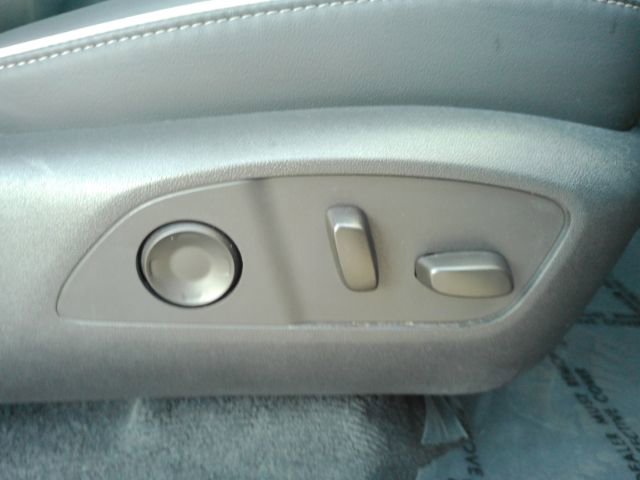 Used 2025 Buick Enclave Preferred image 22