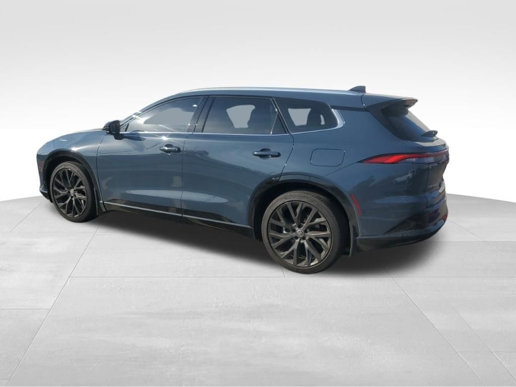 Used 2025 Toyota Crown Signia w/ Advanced Technology Package image 3