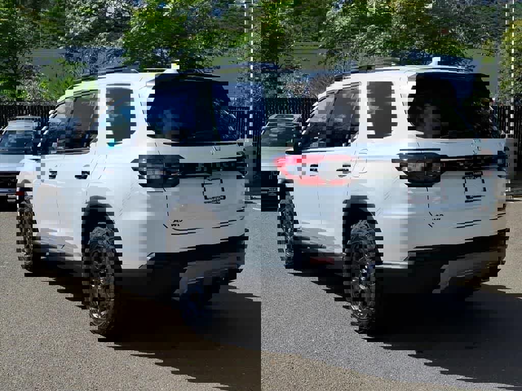 New 2026 Honda Pilot TrailSport image 7