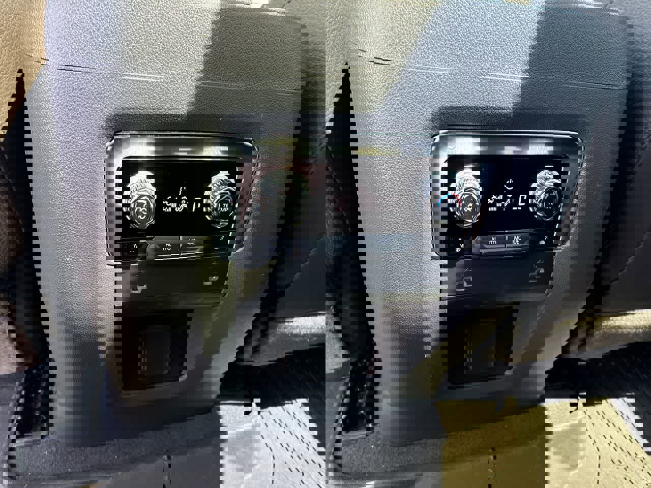 Used 2022 GMC Yukon XL Denali image 22