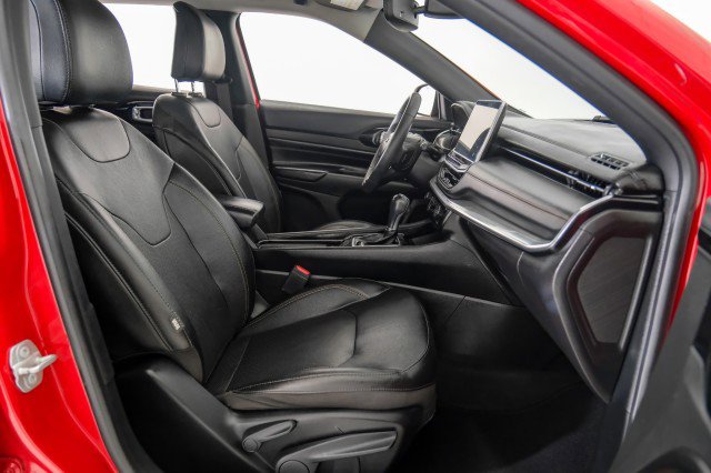 Used 2023 Jeep Compass Limited image 37
