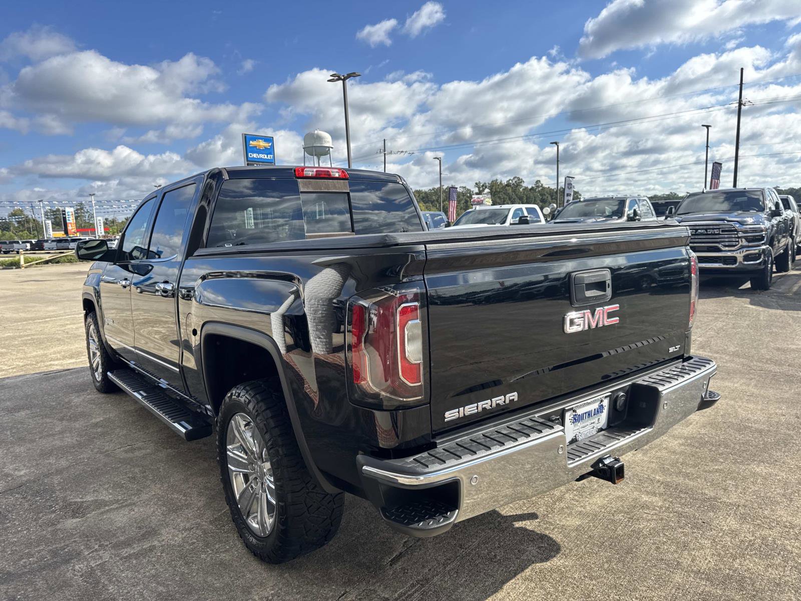 Used 2018 GMC Sierra 1500 SLT w/ Enhanced Driver Alert Package image 5