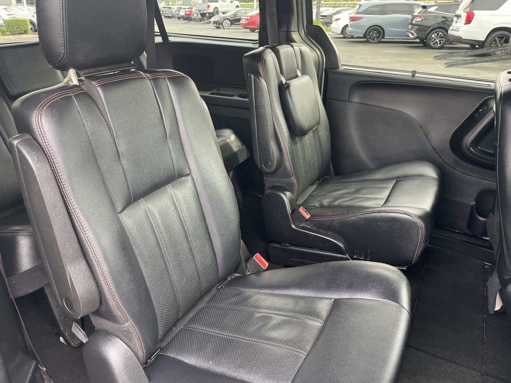 Used 2019 Dodge Grand Caravan GT image 23