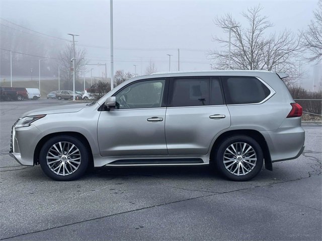 Used 2019 Lexus LX 570 4WD w/ Luxury Package image 2