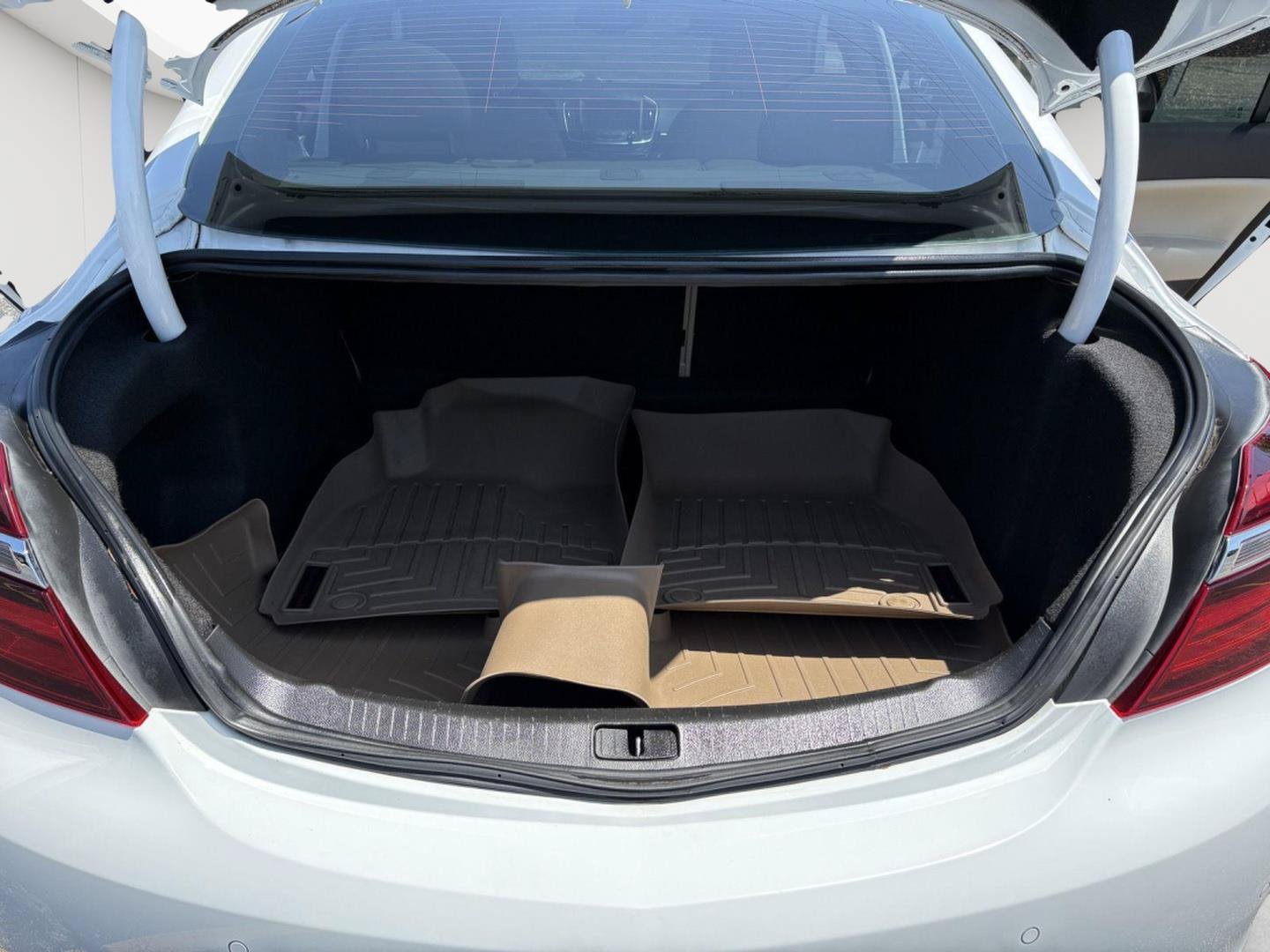 Used 2016 Buick Regal Premium FWD image 18