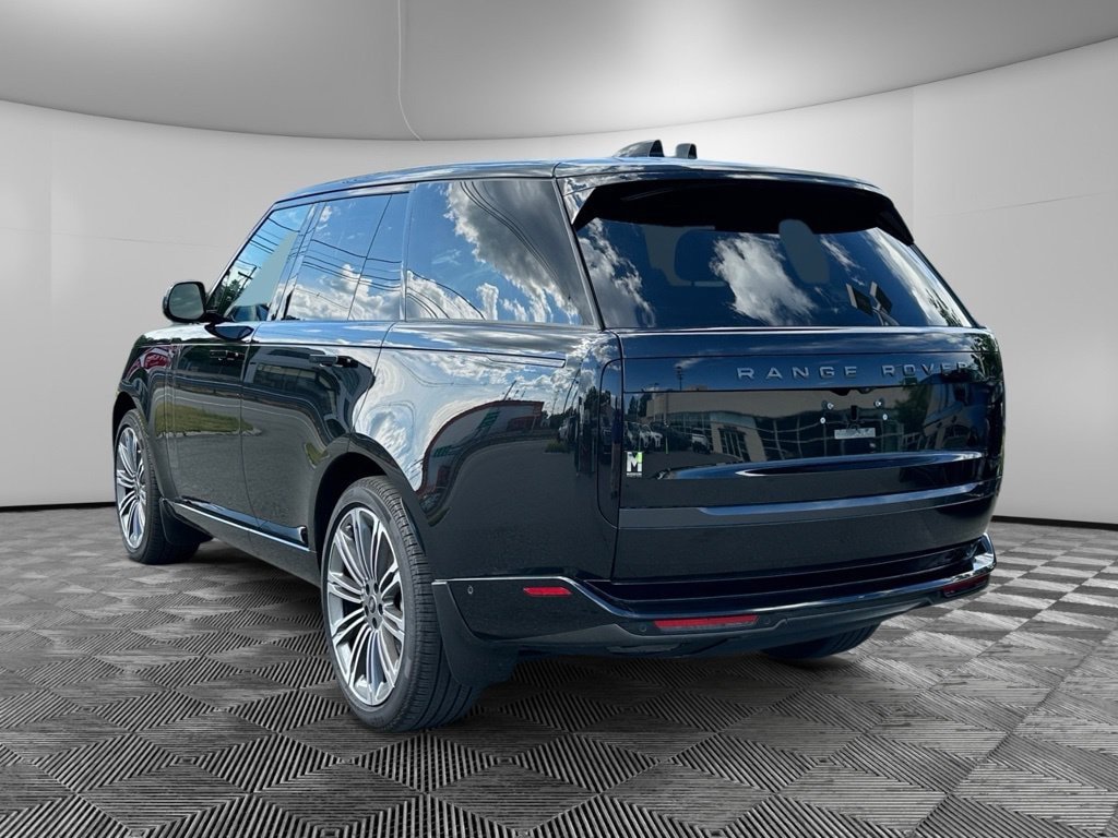 Used 2025 Land Rover Range Rover SE AWD/4WD image 5