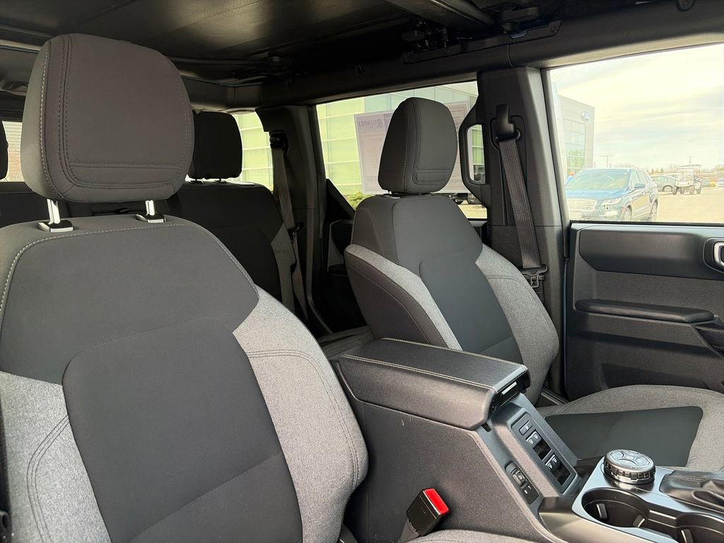 Used 2025 Ford Bronco Big Bend image 16