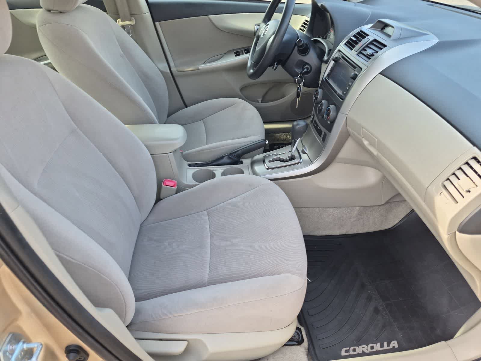 Used 2013 Toyota Corolla LE FWD image 21