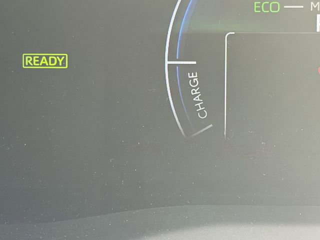 Used 2025 Toyota Camry SE w/ Multimedia Upgrade Package image 9