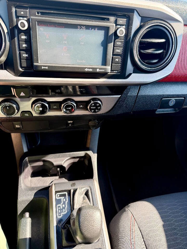 Used 2016 Toyota Tacoma SR5 w/ SR5 Appearance Package (SN) image 17