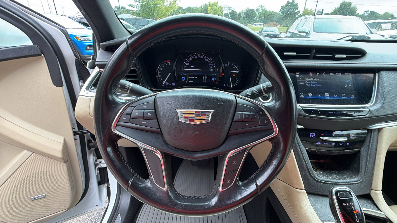 Used 2019 Cadillac XT5 FWD image 26