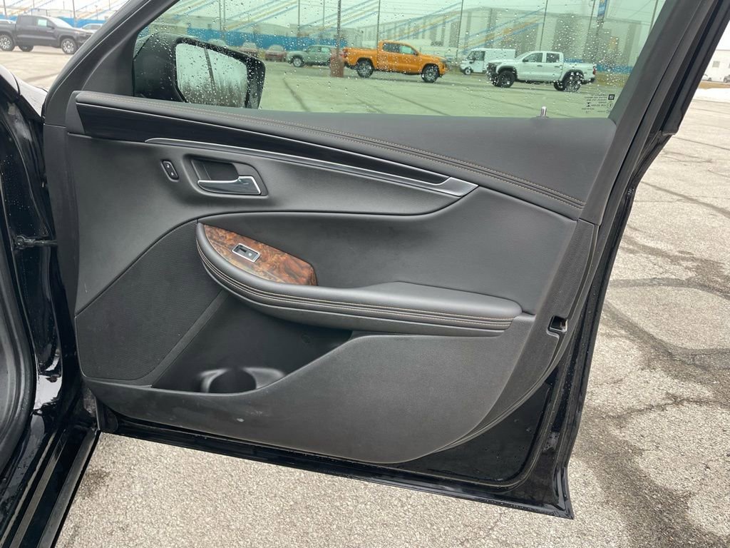 Used 2015 Chevrolet Impala LT image 25