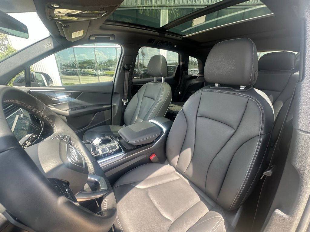 Used 2025 Audi Q7 3.0T Premium w/ Convenience Package image 21