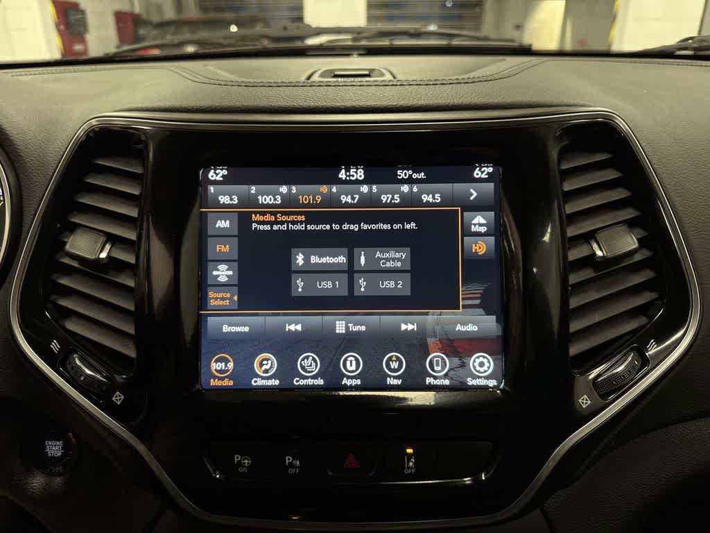Used 2021 Jeep Cherokee Limited w/ Elite Package AWD/4WD image 21