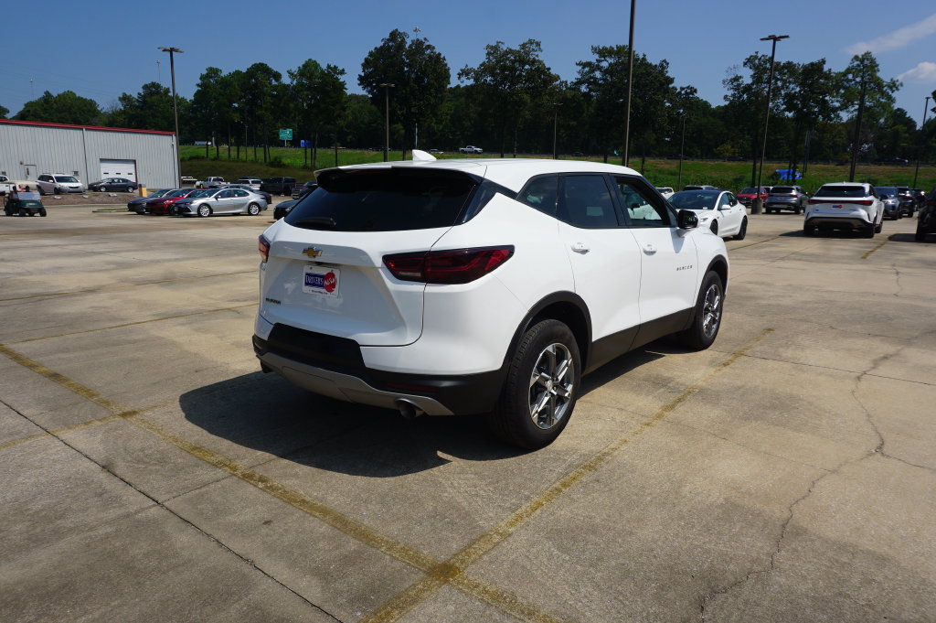 Used 2024 Chevrolet Blazer LT FWD image 23