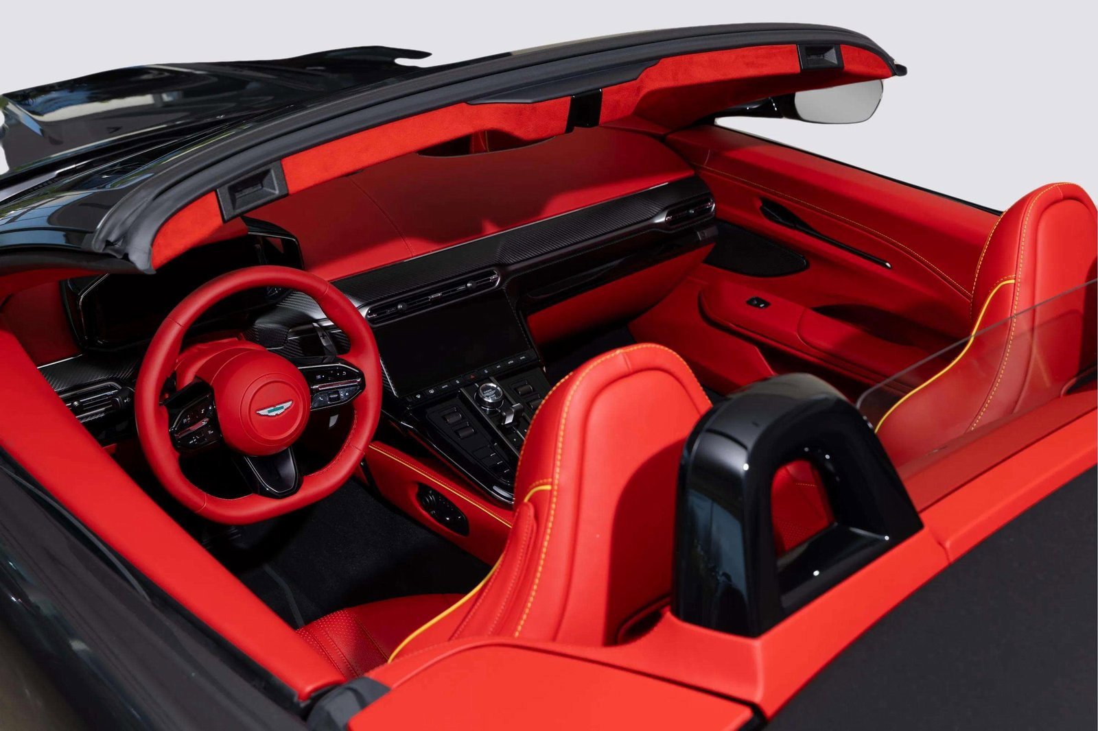 New 2026 Aston Martin V8 Vantage Roadster image 40
