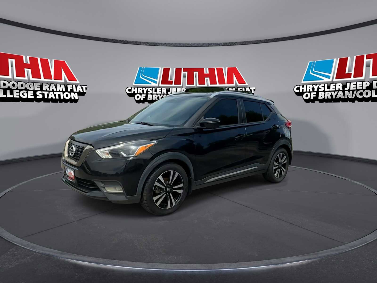 Used 2020 Nissan Kicks SR w/ SR Premium Package FWD image 4