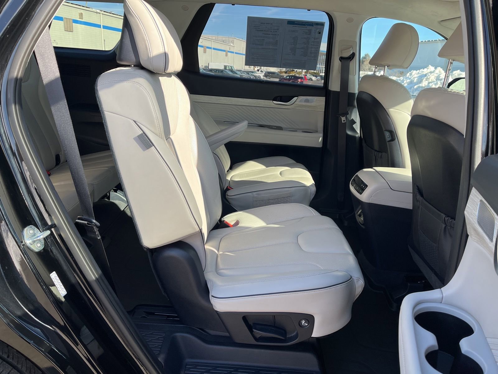 Used 2023 Hyundai Palisade Calligraphy image 17