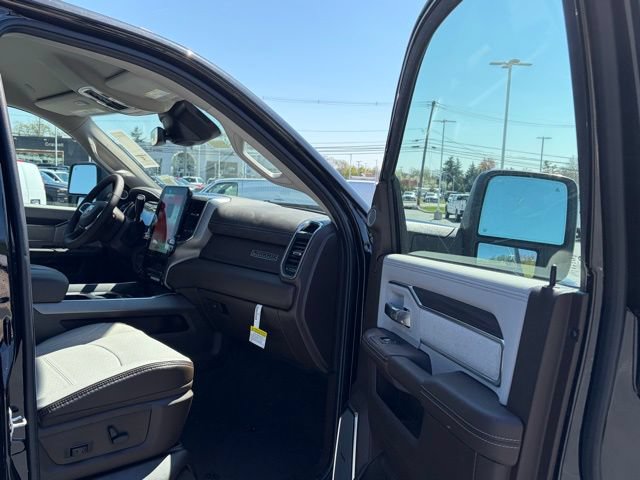 New 2026 RAM 3500 Laramie AWD/4WD image 30