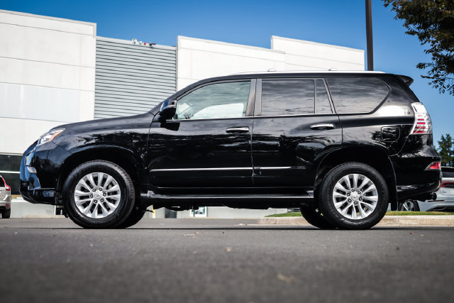 Used 2017 Lexus GX 460 Premium w/ Premium Package AWD/4WD image 17