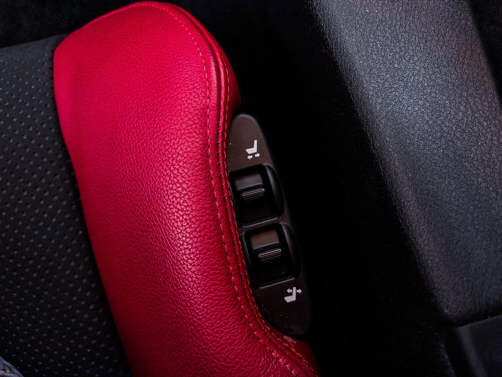 Used 2024 Nissan Z Performance w/ Floor Mat Package image 21