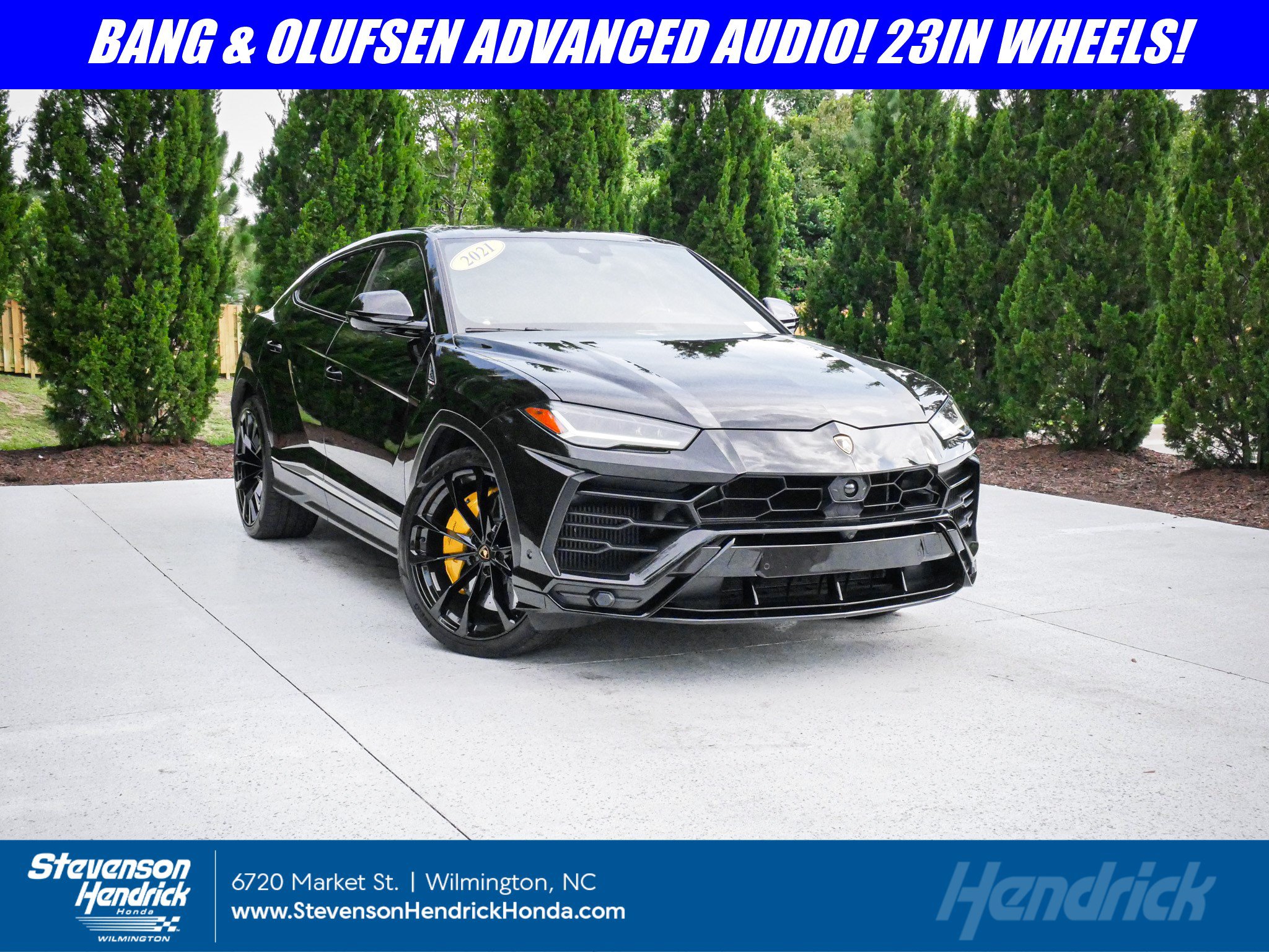 Used 2021 Lamborghini Urus AWD/4WD image 1