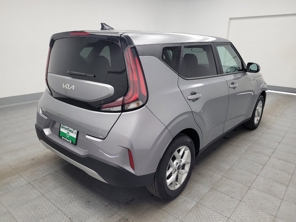 Used 2025 Kia Soul LX image 9