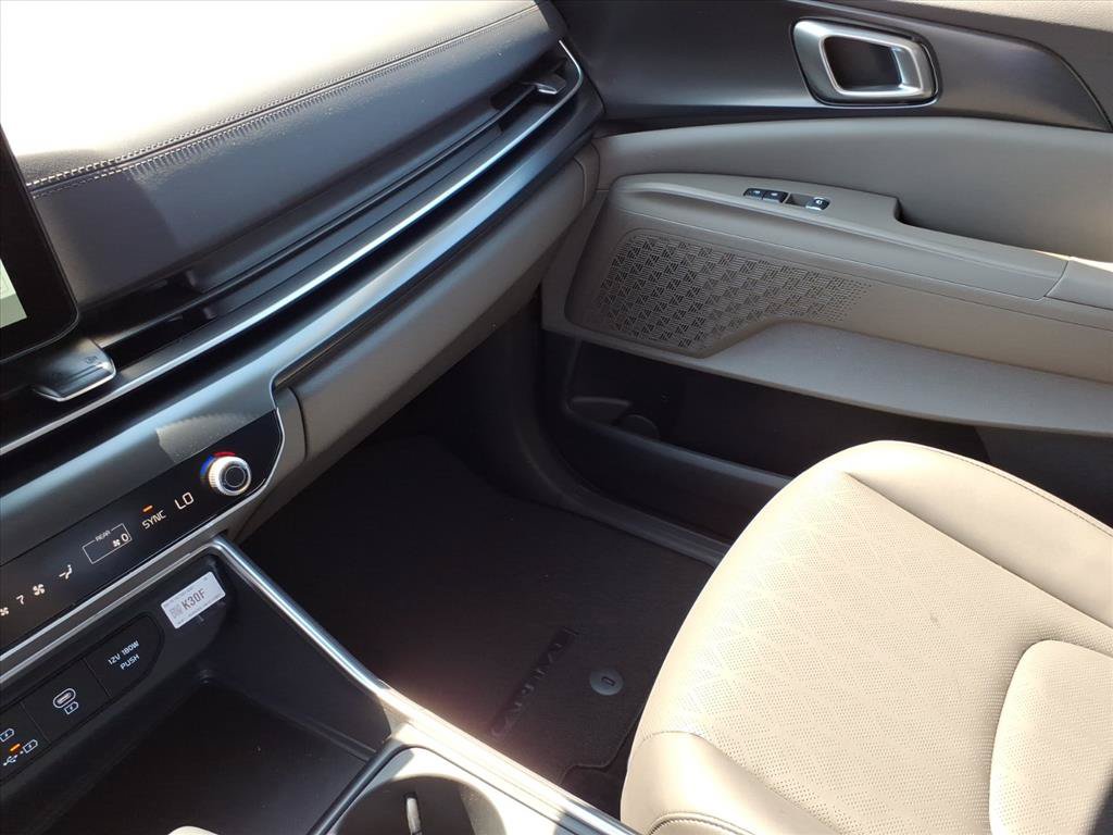 New 2026 Kia Carnival FWD image 26
