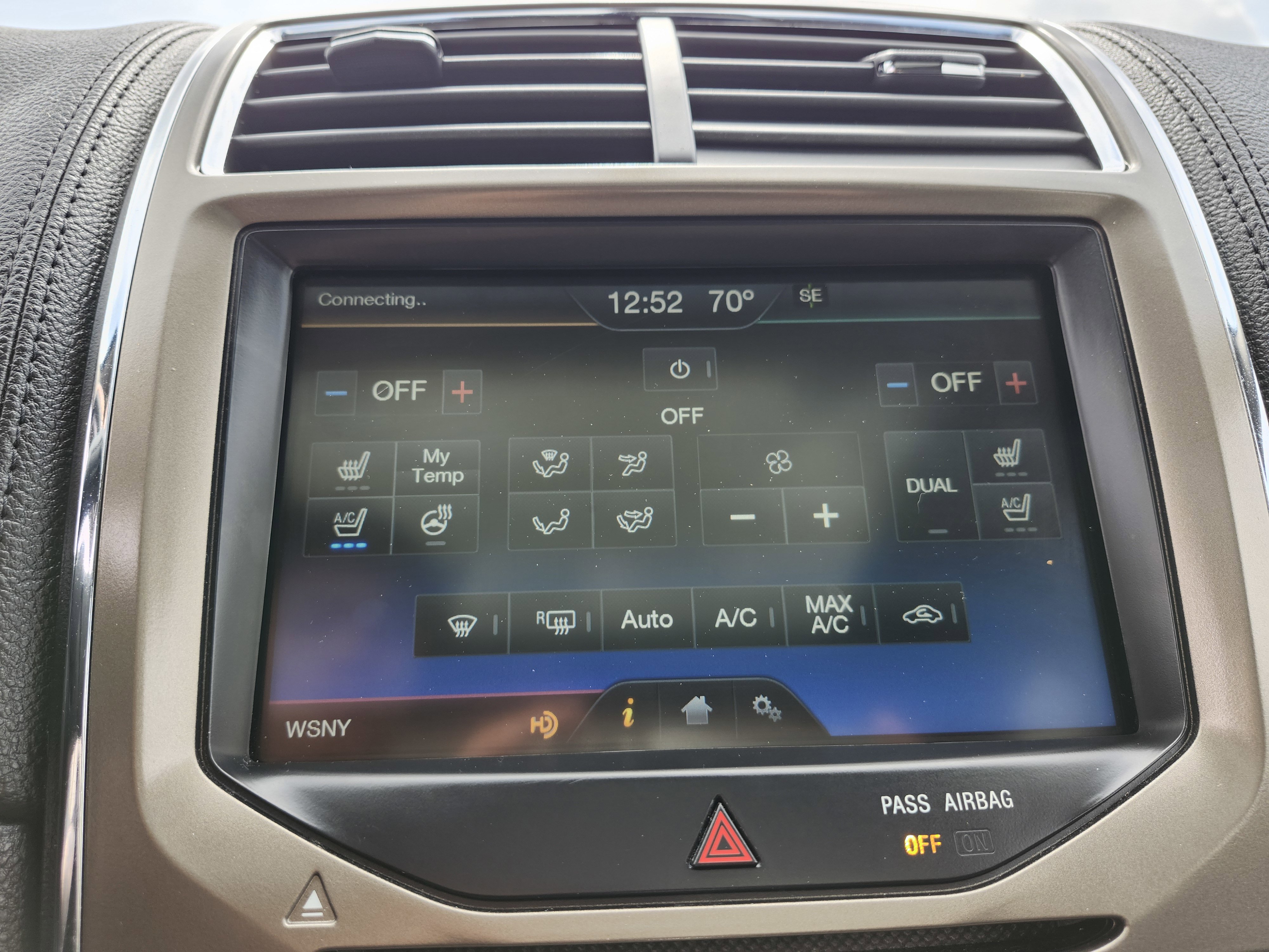 Used 2014 Lincoln MKX AWD w/ Equipment Group 101A image 8