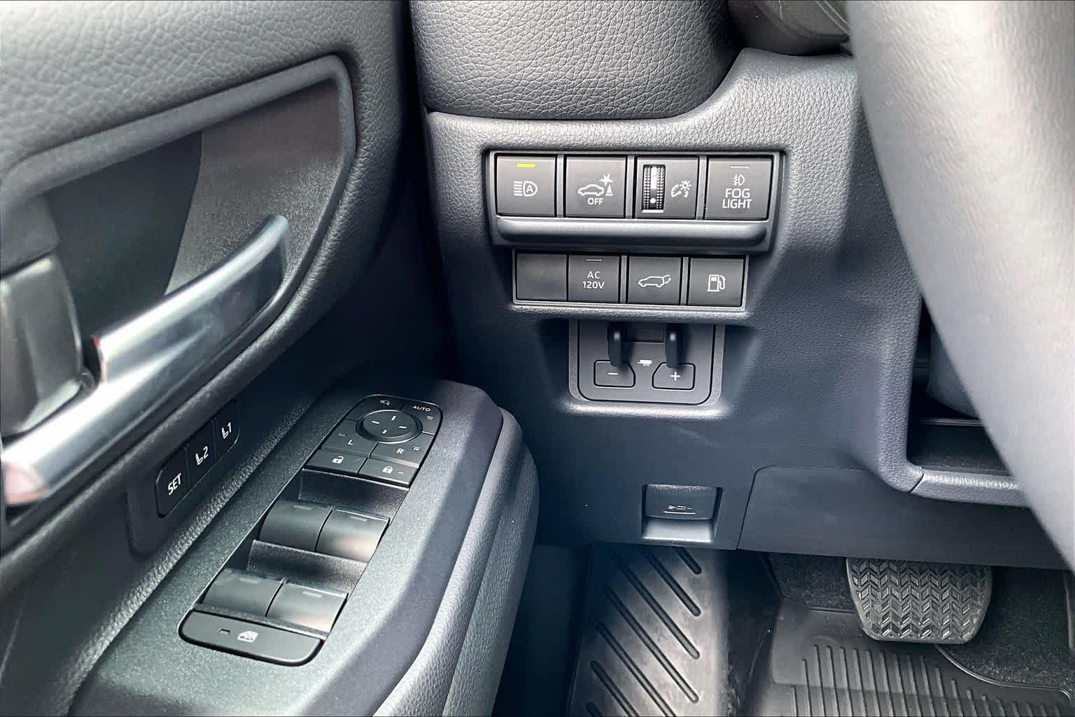 Used 2027 Toyota Land Cruiser w/ Premium Package AWD/4WD image 32