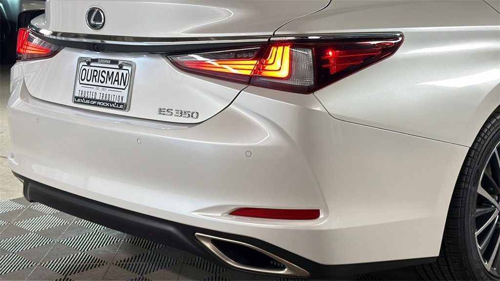 Certified 2024 Lexus ES 350 w/ Premium Package image 9