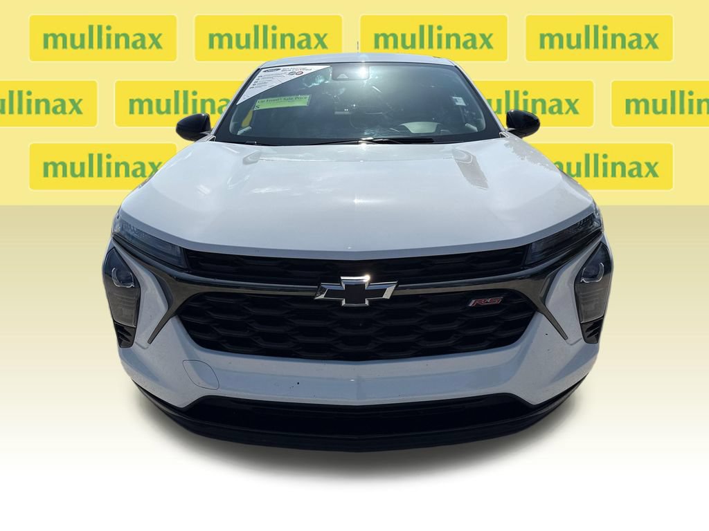 Used 2024 Chevrolet Trax RS w/ Driver Confidence Package FWD image 11