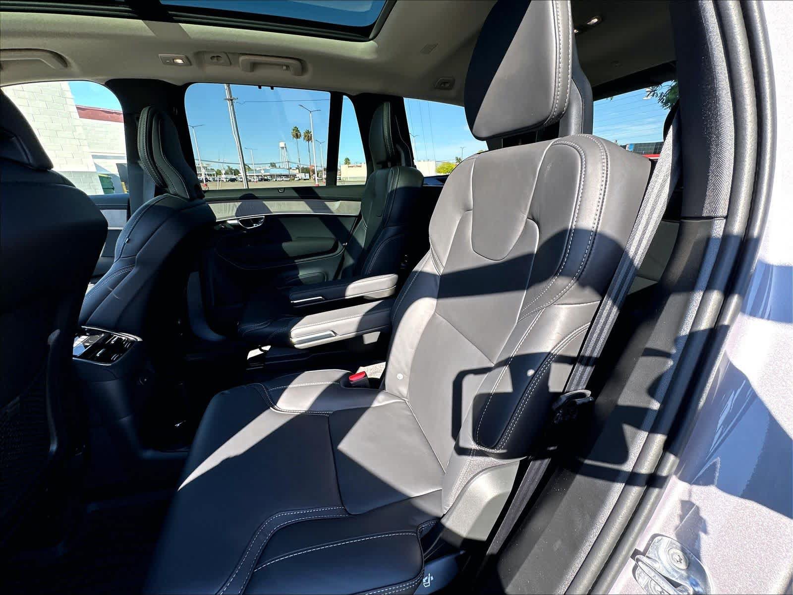 New 2026 Volvo XC90 T8 Ultra w/ Protection Package AWD/4WD image 12