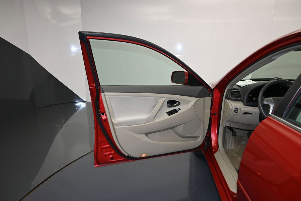 Used 2009 Toyota Camry LE FWD image 10