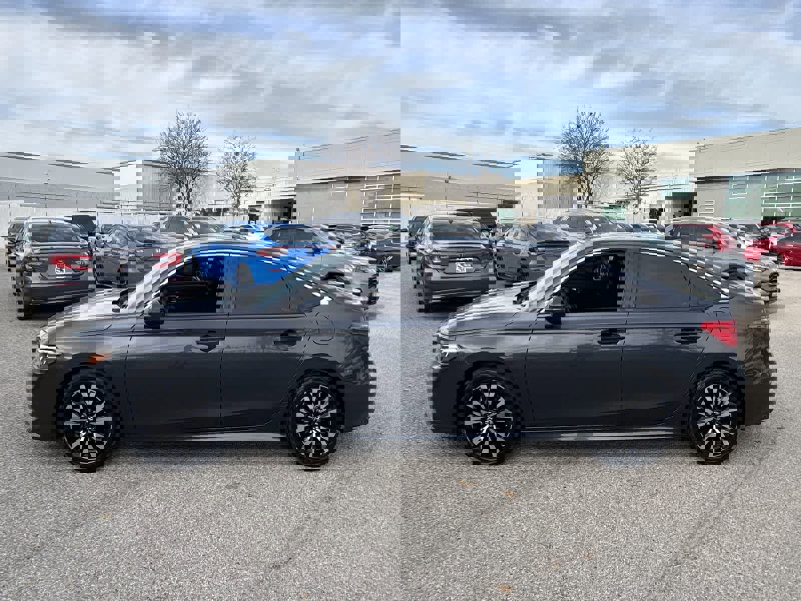 Used 2022 Honda Civic EX image 3