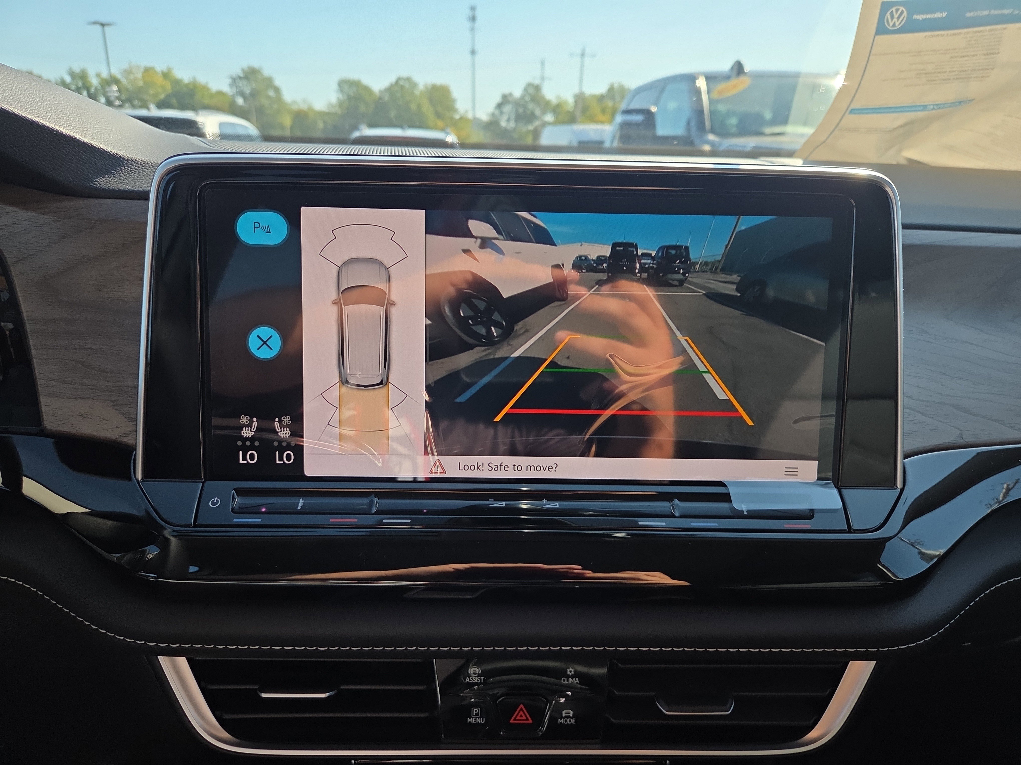 New 2026 Volkswagen Atlas SE image 12