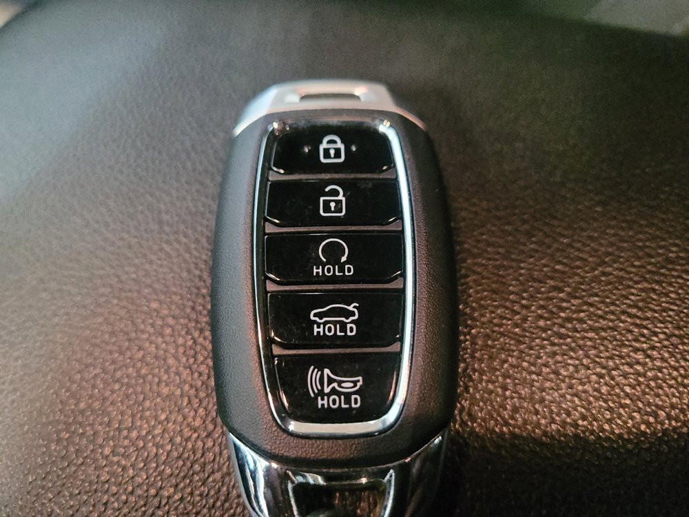 Used 2021 Hyundai Elantra SEL w/ Convenience Package FWD image 32