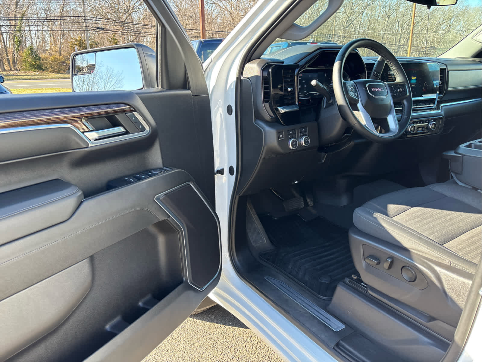 Used 2024 GMC Sierra 1500 Elevation image 7